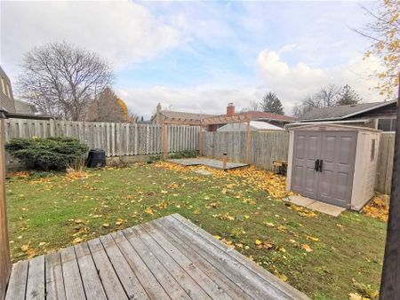 For Lease - 77 Roseneath Crescent Unit# Upper, Kitchener, Ontario - Photo 3