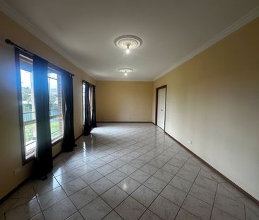 HUGE Family Home. - Photo 6