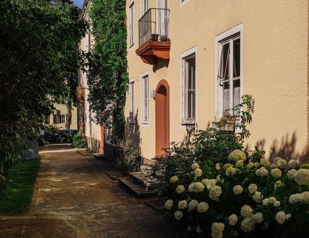 Stadtnahe Wohnung mit Einbauküche // 2.OG rechts - Foto 1