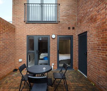 Elm Park, Stanmore - Photo 3