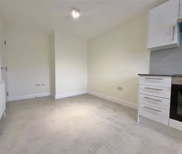 Frimley High Street, Frimley, Camberley, Surrey, GU16 - Photo 4