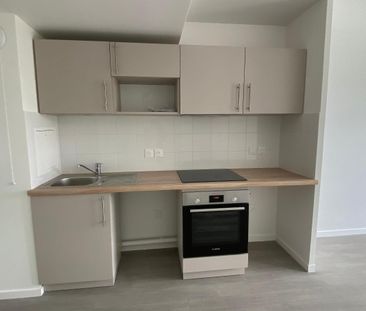 Location Appartement 2 pièces 38m² CLICHY SOUS BOIS 93390 - Photo 1