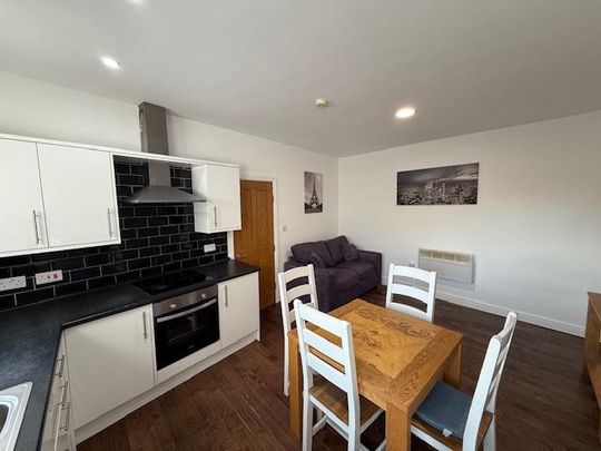 2 bedroom flat to rent - Photo 1