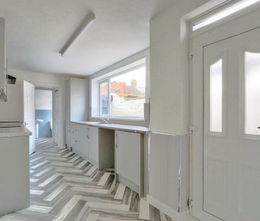 4 bedroom bungalow to rent - Photo 4