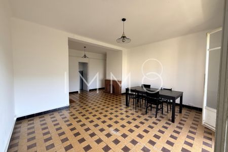 Location Appartement 4 pièces 78m² MARSEILLE 9ème - Photo 2