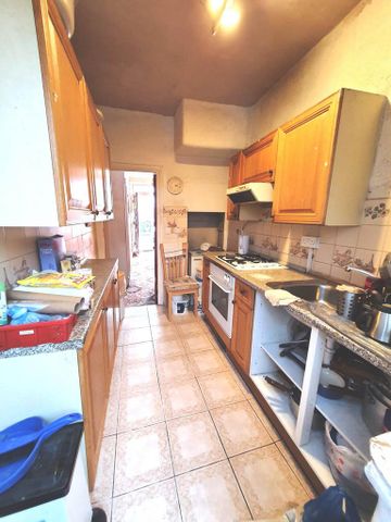 1 bedroom in a house share to rent - Photo 5