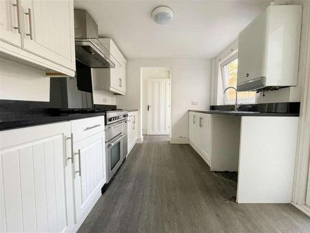 Grove Road, Hastings, TN35 - Photo 2