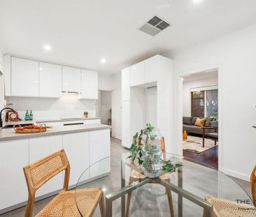 Beautiful Modern Living! - Photo 6