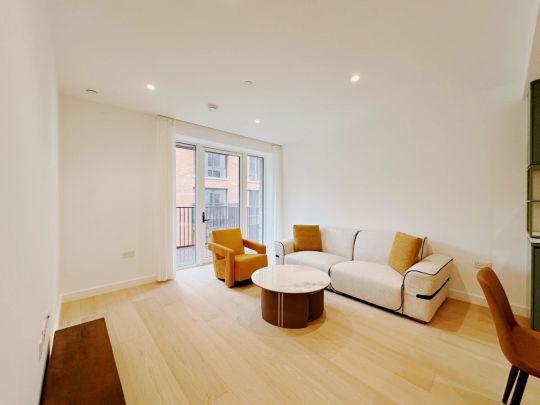 2 Bedroom 2 Bathroom Flat47 - Photo 1