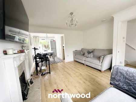 3 bedroom detached house to rent - Photo 2