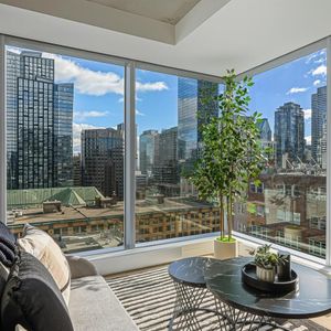 Bachelor - 360 Rue Mayor, Montréal - Photo 2