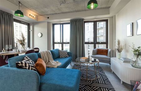 Up to 16% off! Beautiful new build located in Wembley Park. This stylish one bedroom apartment is on the 14th floor of The Robinson South, one of 3 buildings that make up The Robinson. - Photo 3