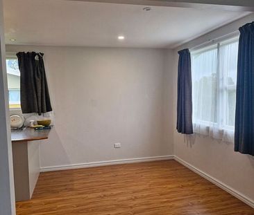 Charming 3BR Home in Tokoroa - Photo 4