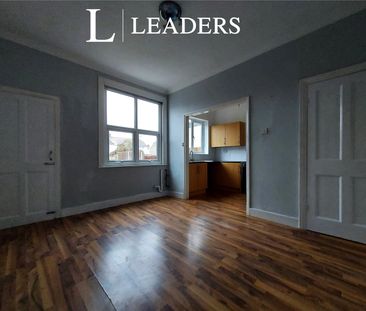 3 bedroom house to rent South Avenue, Southend-on-Sea, SS2 - Photo 2