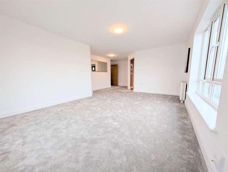 Oliver Court, Patricia Close, Cippenham, SL1 - Photo 4