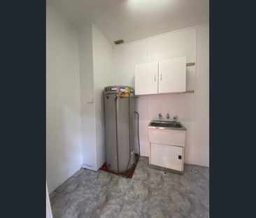 Bright & Modern 3-Bedroom Home for Rent in Colyton !! Perfect for F... - Photo 2