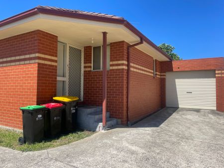 Spacious 3 Bedroom Unit - Photo 4