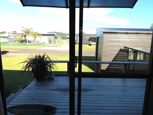 Cosy Bach "The Fairway" - Photo 1