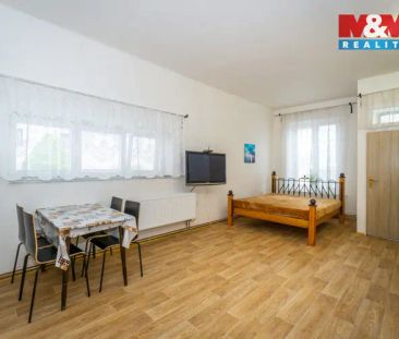 Pronájem bytu 1+kk, 38 m - Photo 1