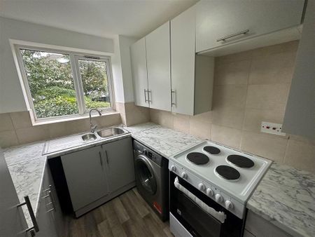 2 bedroom flat to rent - Photo 5