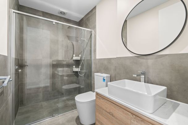 Fully Furnished, Ultra Modern, Immaculately Maintained Townhouse - Photo 1