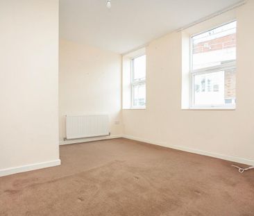 3 bedroom flat to rent - Photo 2