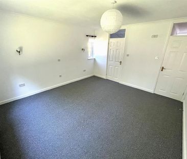 3 bedroom detached bungalow to rent - Photo 6