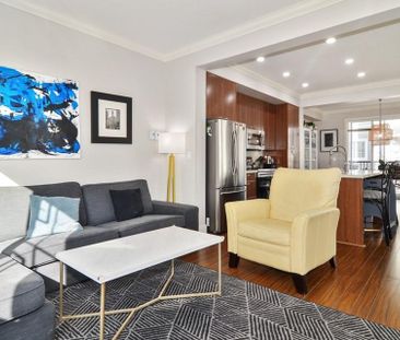 3 Bed Townhome with excellent amenities!!! - Photo 1