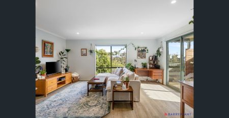 Beautifully Presented Family Home in Peaceful Cowes Location - Photo 4