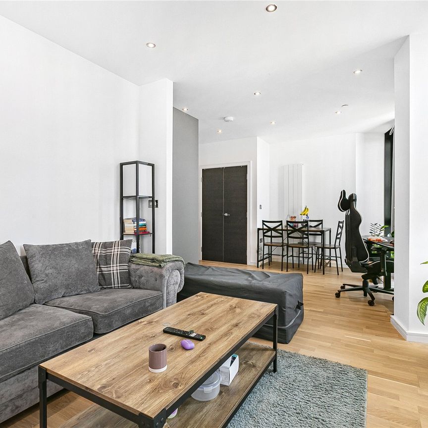 Newington Causeway, London, SE1 6GA - Photo 1
