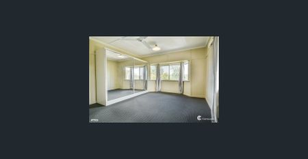 Spacious Nambour Home - Photo 3