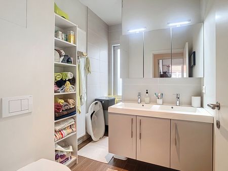 Zeer ruim appartement op top locatie! - Photo 2