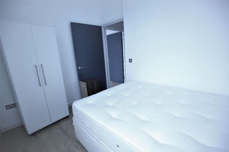 3 bedroom flat to rent - Photo 2