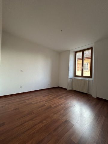 Large 2.5-room apartment in Champagne - Photo 2