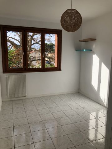 Location Appartement 3 pièces 77m² MARSEILLE 12ème - Photo 3