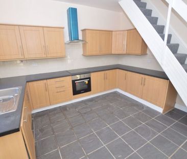 2 Bedroom Terraced House - Photo 4