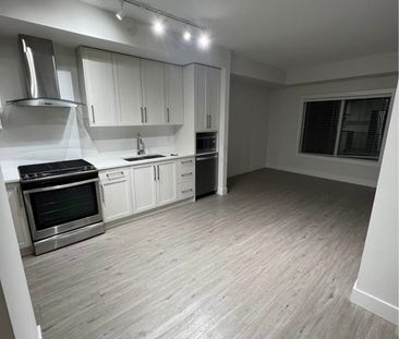 1 bed plus den on lakeshore - Photo 1