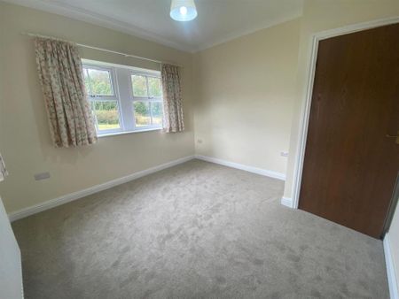 3 bedroom detached house to rent - Photo 5