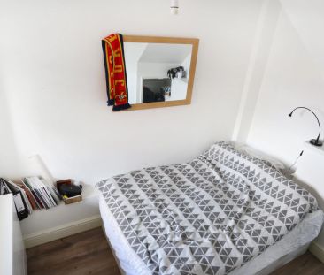 Burley House – Room 1 - Photo 2