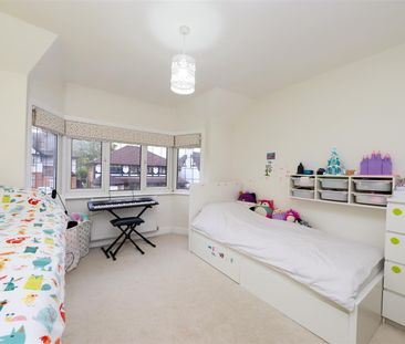 3 bedroom house - semi-detached - Photo 2