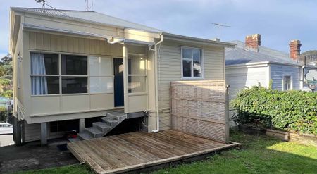 Newtown 4 Bedrooms - Photo 2