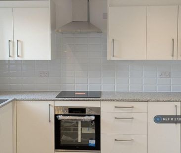 3 bedroom end of terrace house to rent - Photo 4