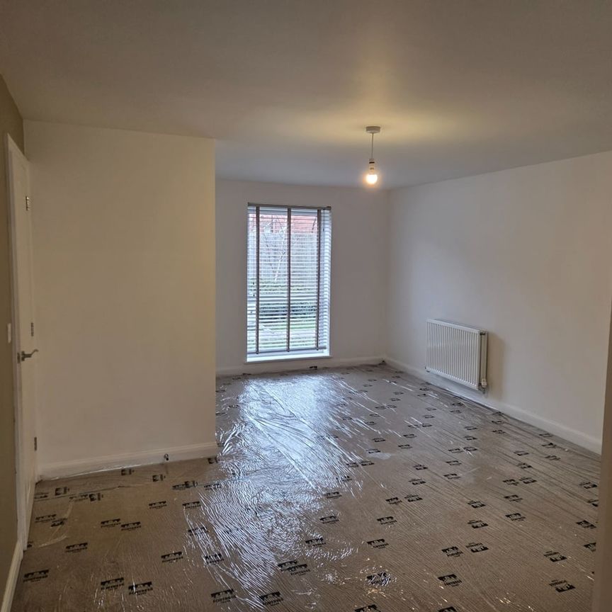 3 Bed Detached House, Harbord Close, BS4 - Photo 1