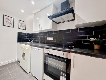 Studio Flat, Birch Polygon, M14 - Photo 4