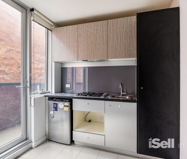 COSY ONE-BEDROOM APARTMENT WITH MODERN COMFORTS - Photo 6