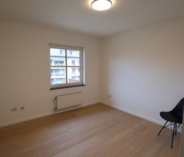 Een gerenoveerd appartement op de 2de verdieping van 102m² met 2 sl... - Photo 3