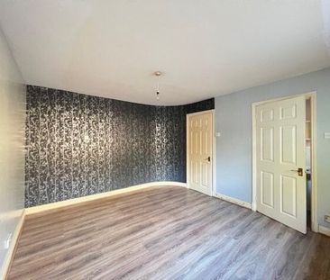 Meadow Side, Ammanford, SA18 - Photo 1