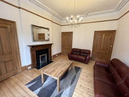 2 bedroom ground floor flat to rent - Photo 2