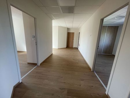 Location bureaux 4 pièces, 73.58m², Nîmes - Photo 3