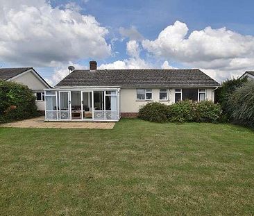 Chiltern Drive, Barton On Sea, New Milton, Hampshire, BH25 - Photo 2